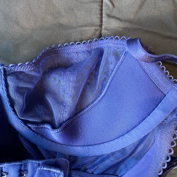 Blue Victoria’s Secret bra - Picture 5 of 7